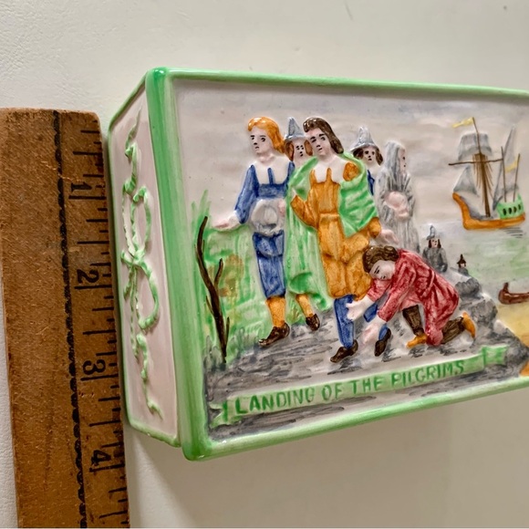 Vintage Landing Of The Piligrims Ceramic Trinket Box Italy 2.5/4/5” - Picture 12 of 15